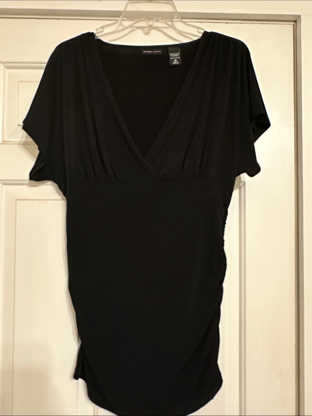 New York & Company Black V-Neck Short Sleeve Top
